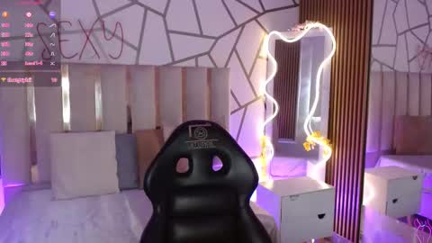 cyrus_tay online show from March 9, 12:31 pm