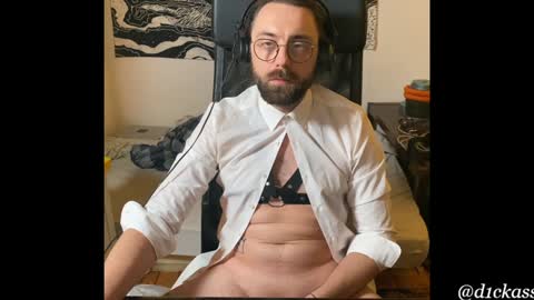 Snapshot of d1ckass chatting on December 16, 7:00 pm d1ckass online show from December 16, 7:00 pm