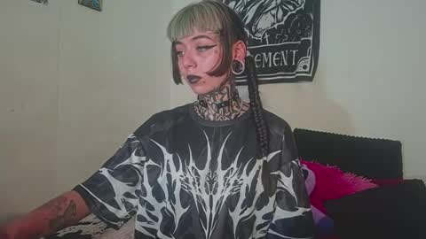 d3m0ny0_0 online show from April 12, 6:40 am