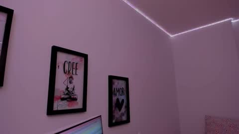 darling online show from December 18, 6:52 am