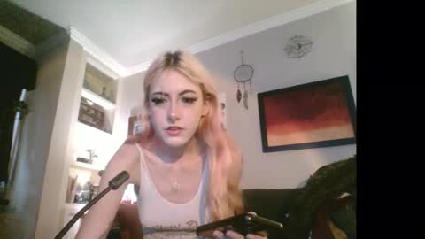 Snapshot of d_and_dean chatting on December 17, 9:32 pm d_and_dean online show from December 17, 9:32 pm