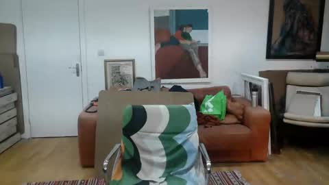 Snapshot of d_w_londonboy chatting on December 16, 2:04 am d w londonboy online show from December 16, 2:04 am