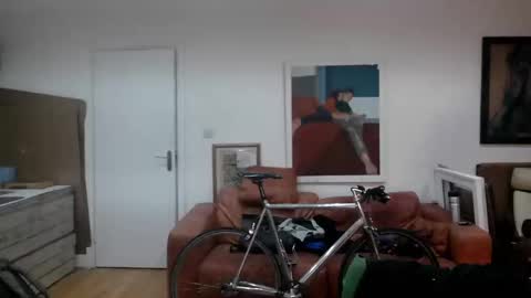 Snapshot of d_w_londonboy chatting on December 17, 7:48 pm d w londonboy online show from December 17, 7:48 pm