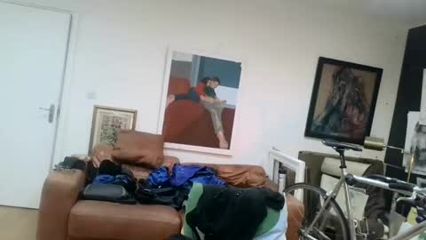 Snapshot of d_w_londonboy chatting on December 18, 1:59 am d w londonboy online show from December 18, 1:59 am