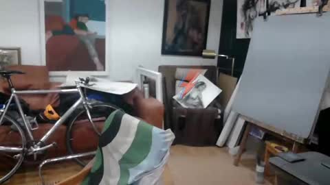 Snapshot of d_w_londonboy chatting on December 18, 11:13 am d w londonboy online show from December 18, 11:13 am