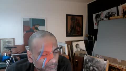 Snapshot of d_w_londonboy chatting on December 19, 12:45 am d w londonboy online show from December 19, 12:45 am