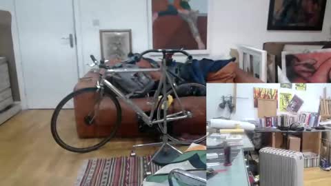 Snapshot of d_w_londonboy chatting on December 20, 9:11 am d w londonboy online show from December 20, 9:11 am