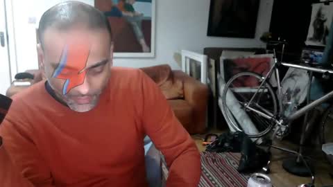 Snapshot of d_w_londonboy chatting on December 21, 3:25 am d w londonboy online show from December 21, 3:25 am