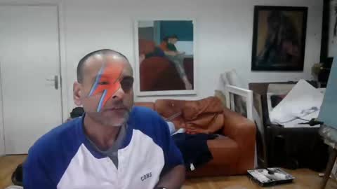 Snapshot of d_w_londonboy chatting on December 22, 5:45 am d w londonboy online show from December 22, 5:45 am