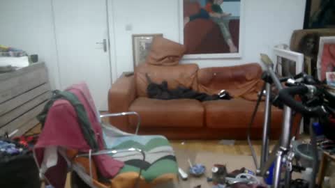 Snapshot of d_w_londonboy chatting on January 6, 12:13 pm d w londonboy online show from January 6, 12:13 pm