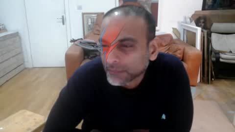 Snapshot of d_w_londonboy chatting on January 11, 12:12 am d w londonboy online show from January 11, 12:12 am