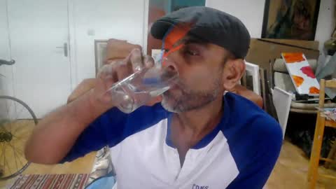 Snapshot of d_w_londonboy chatting on January 28, 5:54 am d w londonboy online show from January 28, 5:54 am