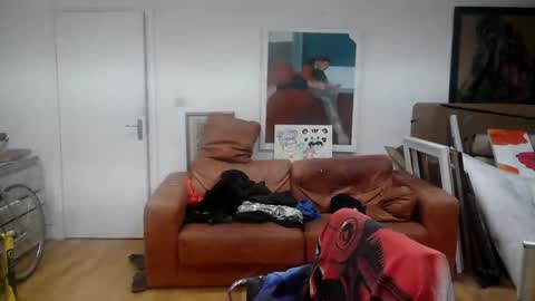 Snapshot of d_w_londonboy chatting on January 31, 2:37 am d w londonboy online show from January 31, 2:37 am