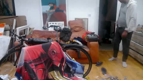 Snapshot of d_w_londonboy chatting on February 1, 6:32 am d w londonboy online show from February 1, 6:32 am