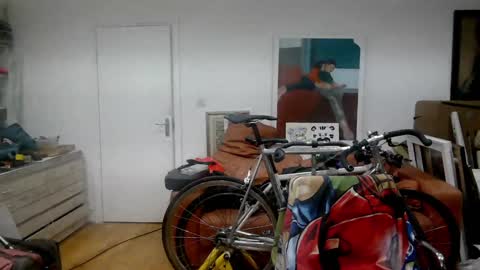 Snapshot of d_w_londonboy chatting on February 3, 5:51 am d w londonboy online show from February 3, 5:51 am