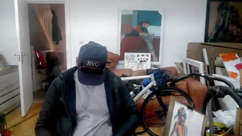 Snapshot of d_w_londonboy chatting on February 3, 2:34 pm d w londonboy online show from February 3, 2:34 pm