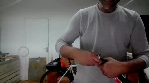 Snapshot of d_w_londonboy chatting on February 3, 10:00 pm d w londonboy online show from February 3, 10:00 pm