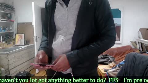 Snapshot of d_w_londonboy chatting on February 7, 8:55 am d w londonboy online show from February 7, 8:55 am