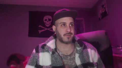 Snapshot of dabirdfree chatting on February 7, 6:02 pm Destroyer online show from February 7, 6:02 pm