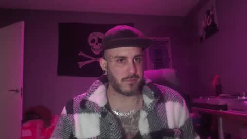 Snapshot of dabirdfree chatting on February 7, 9:04 pm Destroyer online show from February 7, 9:04 pm