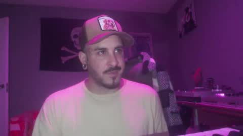 Snapshot of dabirdfree chatting on September 16, 10:22 pm Destroyer online show from September 16, 10:22 pm