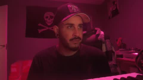 Snapshot of dabirdfree chatting on October 17, 6:54 pm Destroyer online show from October 17, 6:54 pm