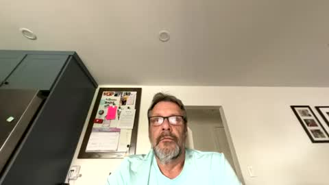 Snapshot of dadbodblair chatting on August 1, 1:10 pm Stroking for you online show from August 1, 1:10 pm