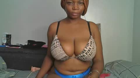 Snapshot of daddies_toy1 chatting on October 18, 2:47 am daddyiestoy online show from October 18, 2:47 am