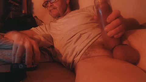 Snapshot of daddiesmonstercock chatting on February 11, 10:48 am daddiesmonstercock online show from February 11, 10:48 am