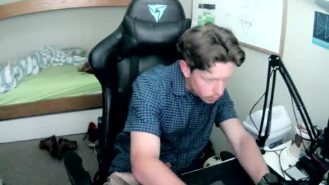 Snapshot of daddy__desires chatting on March 1, 4:36 am daddy__desires online show from March 1, 4:36 am