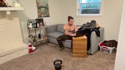 Snapshot of daddydaydrinkz chatting on December 14, 9:13 pm DaddydayDrinkz online show from December 14, 9:13 pm