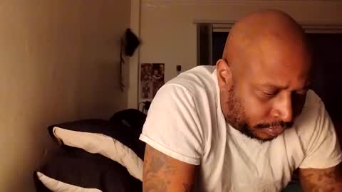 Snapshot of daddydickxm chatting on March 6, 5:57 am daddydickxm online show from March 6, 5:57 am