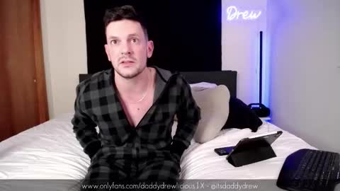 Drew online show from February 3, 2:53 am