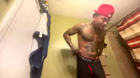 Snapshot of daddyjanimal chatting on October 20, 4:46 am sexy tatted king bbc online show from October 20, 4:46 am