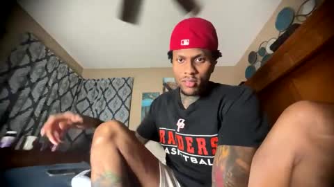 Snapshot of daddyjanimal chatting on April 24, 2:36 am sexy tatted king bbc online show from April 24, 2:36 am