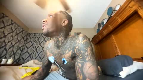 Snapshot of daddyjanimal chatting on April 26, 5:16 am sexy tatted king bbc online show from April 26, 5:16 am