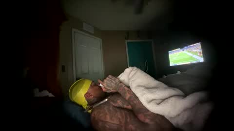 Snapshot of daddyjanimal chatting on May 18, 7:36 am sexy tatted king bbc online show from May 18, 7:36 am
