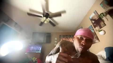 Snapshot of daddyjanimal chatting on May 20, 11:49 am sexy tatted king bbc online show from May 20, 11:49 am