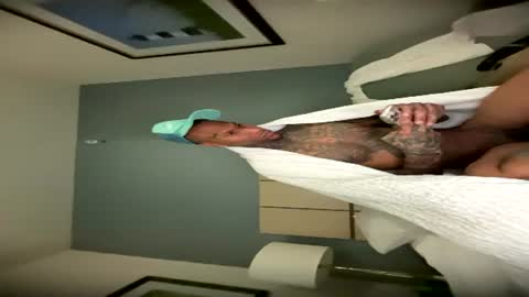 Snapshot of daddyjanimal chatting on July 20, 5:59 pm sexy tatted king bbc online show from July 20, 5:59 pm