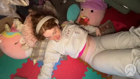 Saoirse online show from May 5, 5:26 am