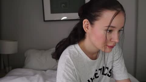 Daddys Trouble online show from November 6, 3:29 am