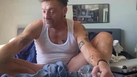 daddyswede23 online show from April 7, 1:33 pm