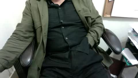 Snapshot of dadooronron69 chatting on October 9, 5:22 pm dadooronron69 online show from October 9, 5:22 pm