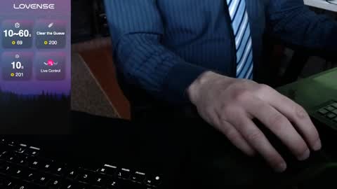 Snapshot of dadssecret69 chatting on April 7, 12:16 pm DadsSecret online show from April 7, 12:16 pm