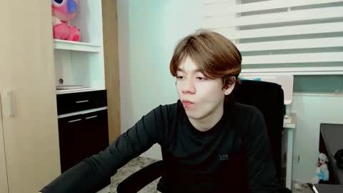 Snapshot of dae_lune chatting on February 10, 6:17 am dae_lune online show from February 10, 6:17 am