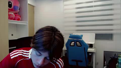 Snapshot of dae_lune chatting on February 14, 1:24 am dae_lune online show from February 14, 1:24 am