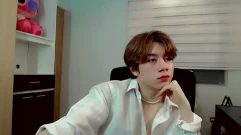 Snapshot of dae_lune chatting on February 20, 11:49 pm dae_lune online show from February 20, 11:49 pm