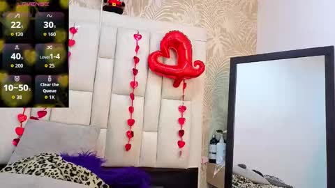 daffnelewis online show from February 25, 11:31 am