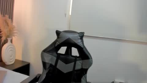 Snapshot of dafne_arias chatting on January 14, 2:44 pm D A F N E online show from January 14, 2:44 pm