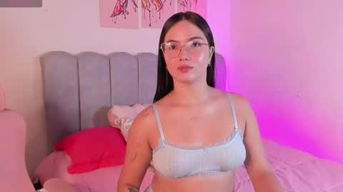 Dafne  online show from November 26, 1:45 pm